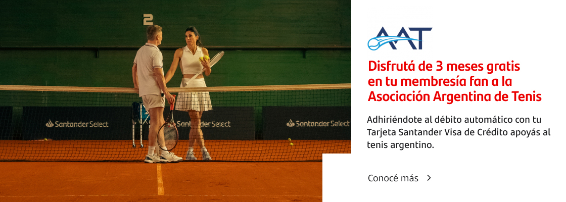 Adrián Suar y Gabriela Sabatini hablando en una cancha de tenis